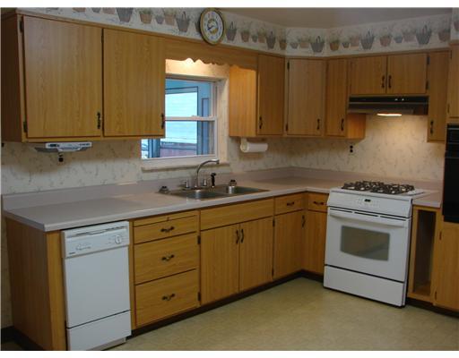 18 Fosterville Road Greensburg, PA 15601 - Photo 4 of 13 Kitchen.