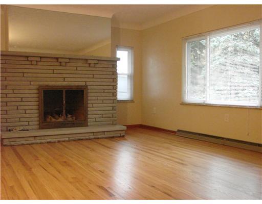 18 Fosterville Road Greensburg, PA 15601 - Photo 7 of 13 Living Room.