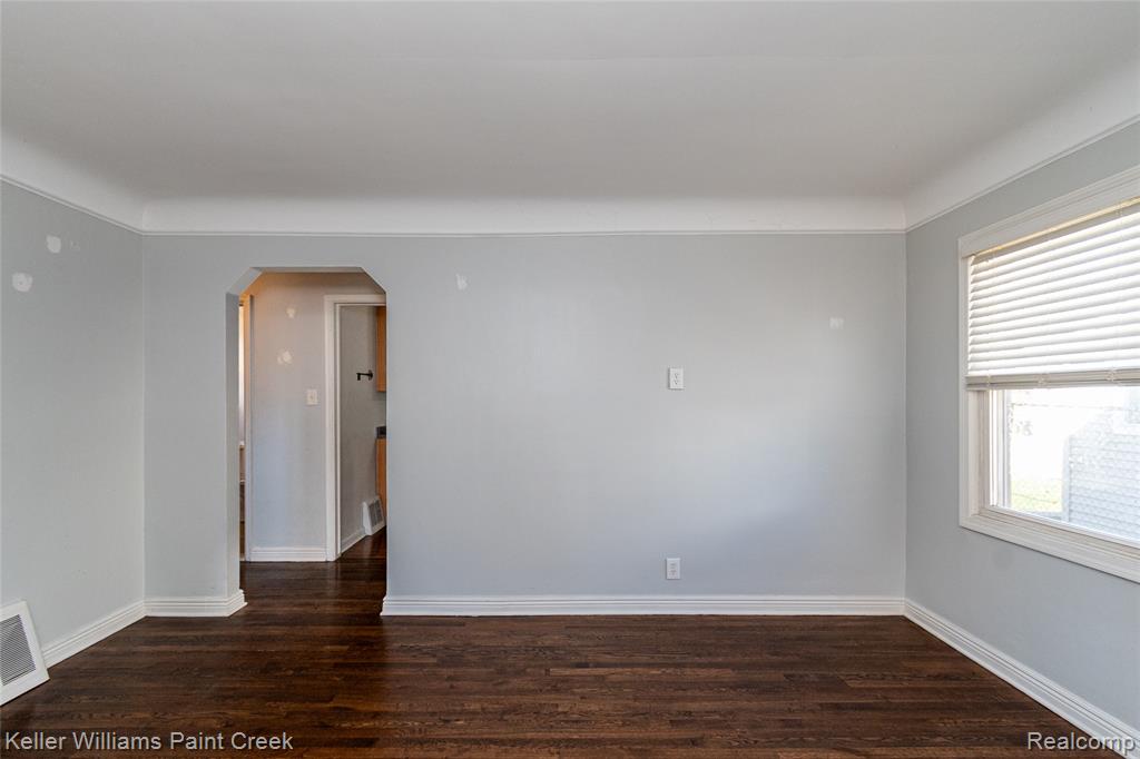 3515 Durham Road Royal Oak, MI 48073 - Photo 9 of 46