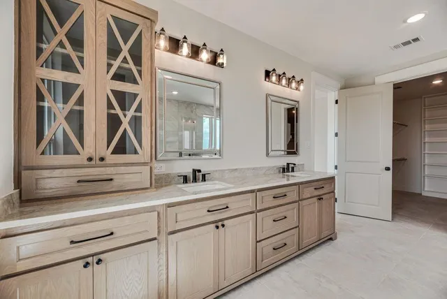 $733,200 | 170 Maci Drive, Waxahachie, TX 75167