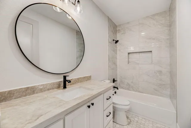 $733,200 | 170 Maci Drive, Waxahachie, TX 75167