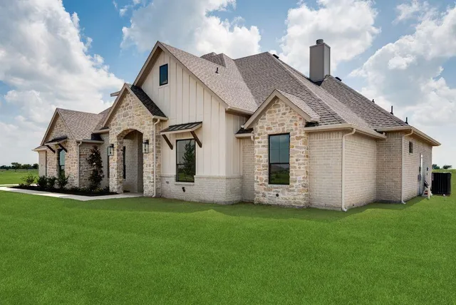 $733,200 | 170 Maci Drive, Waxahachie, TX 75167