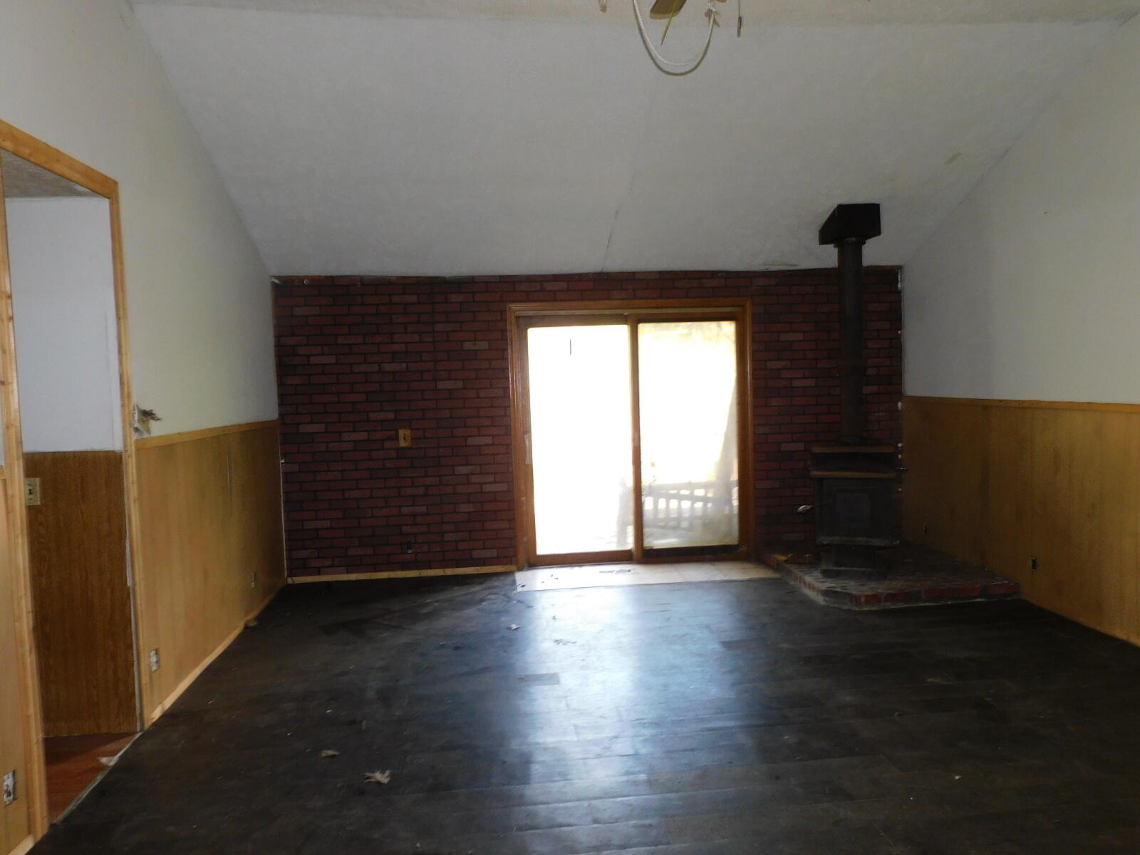 8260 Baseline Road Bellevue, MI 49021 - Photo 2 of 19 DSCN2382