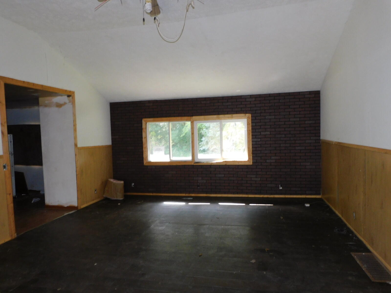 8260 Baseline Road Bellevue, MI 49021 - Photo 4 of 19 DSCN2383