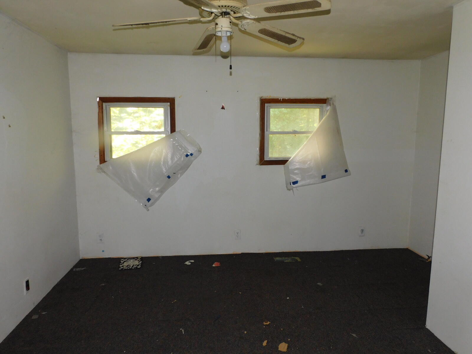 8260 Baseline Road Bellevue, MI 49021 - Photo 5 of 19 DSCN2385
