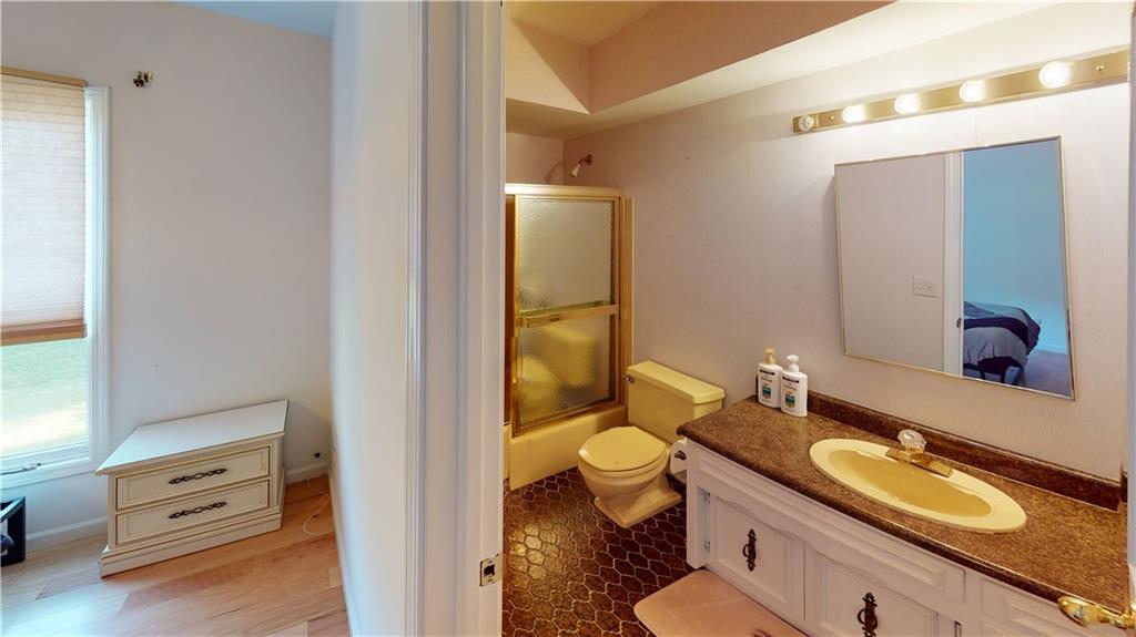 5501 Surrey Hill Road Indianapolis, IN 46226 - Photo 12 of 34