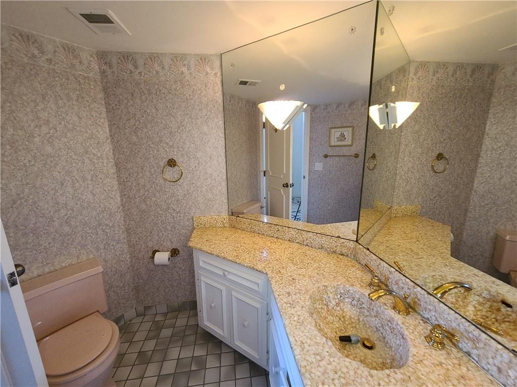 5501 Surrey Hill Road Indianapolis, IN 46226 - Photo 4 of 34