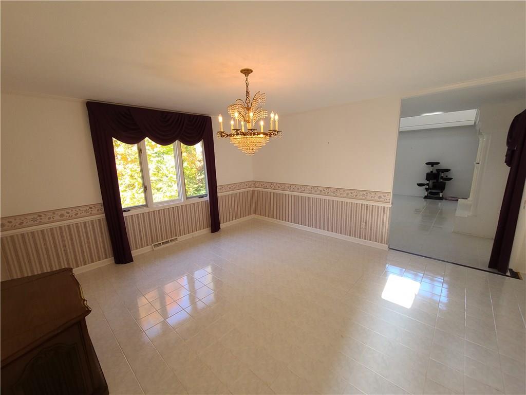 5501 Surrey Hill Road Indianapolis, IN 46226 - Photo 5 of 34