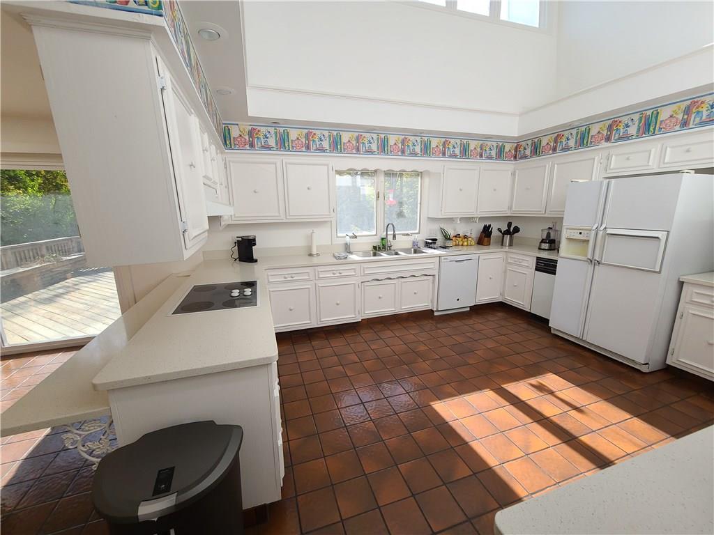 5501 Surrey Hill Road Indianapolis, IN 46226 - Photo 8 of 34