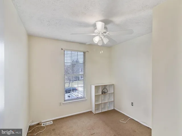 $3,155 | 18 Ivy Oak Court, Gaithersburg, MD 20877