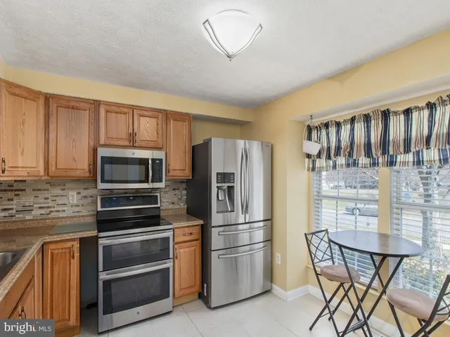 $3,155 | 18 Ivy Oak Court, Gaithersburg, MD 20877