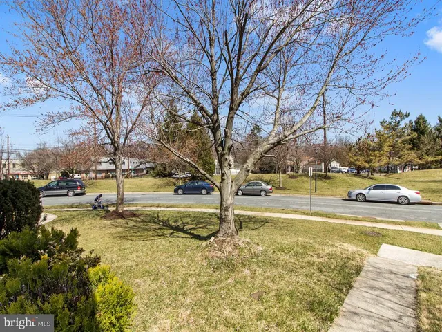 $3,155 | 18 Ivy Oak Court, Gaithersburg, MD 20877