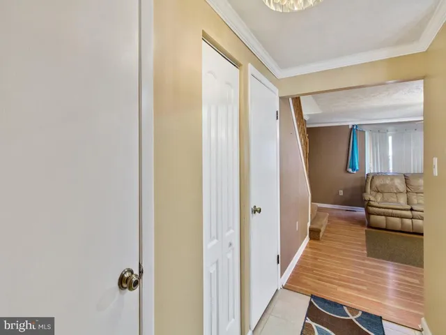 $3,155 | 18 Ivy Oak Court, Gaithersburg, MD 20877
