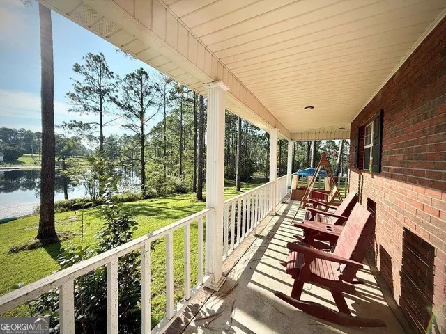 a view of entryway and hall