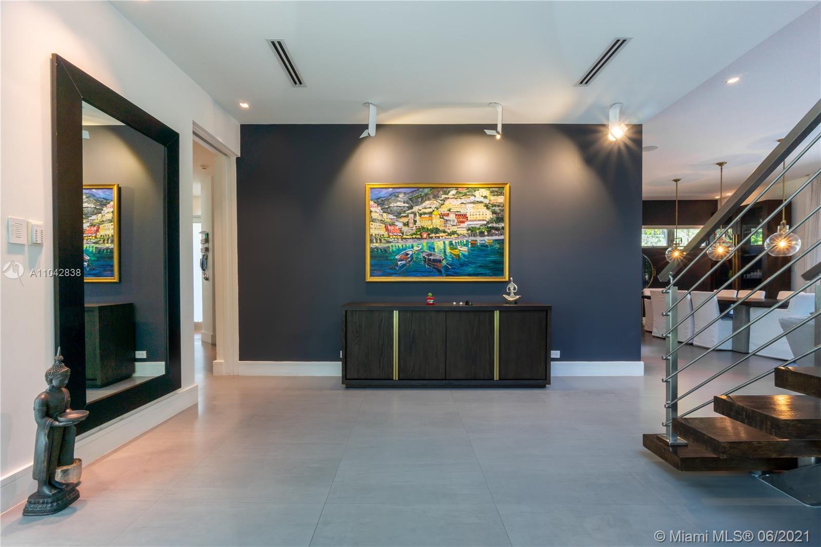 2020 Alton Road Miami Beach, FL 33140 - Photo 12 of 47