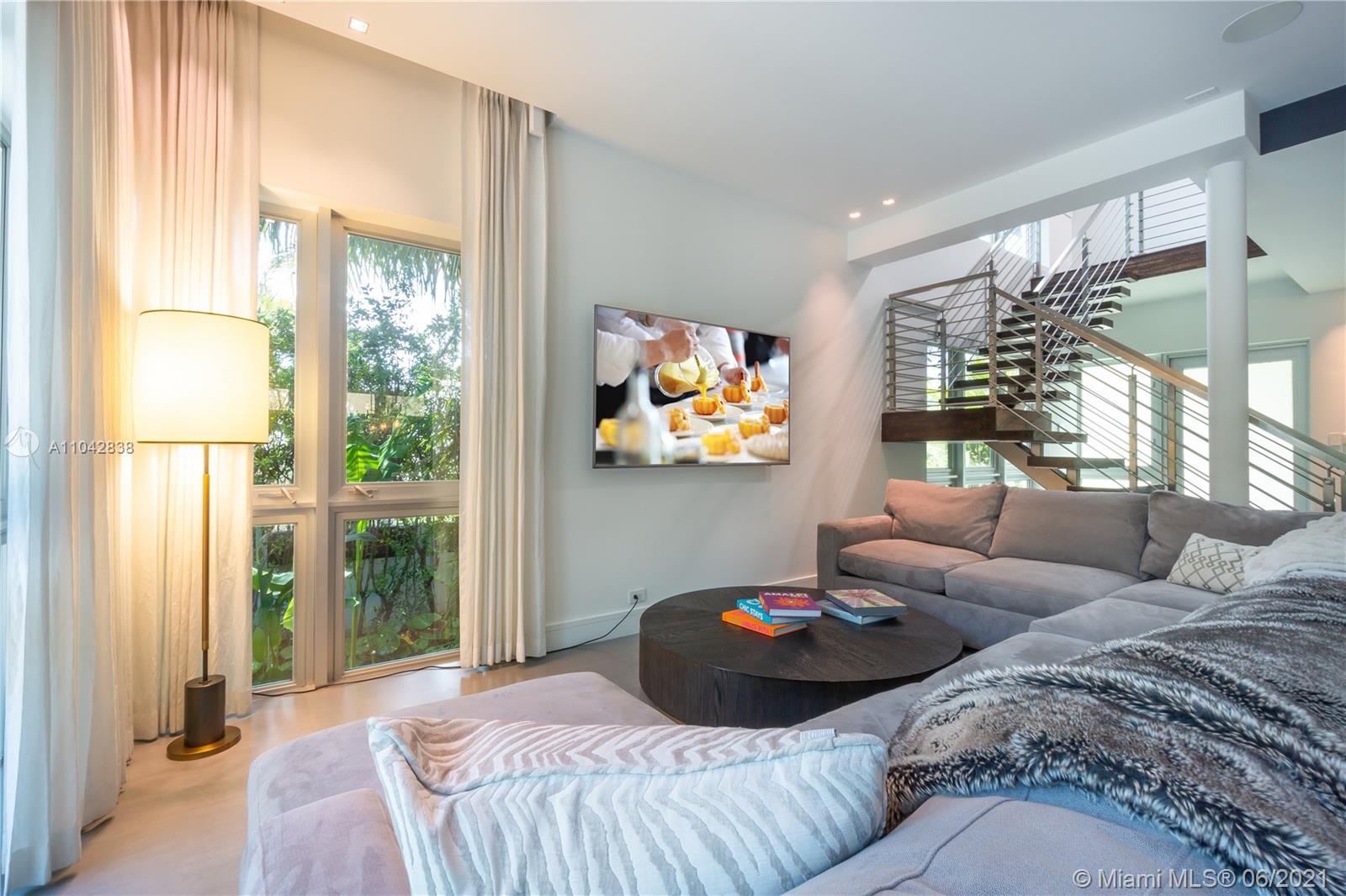 2020 Alton Road Miami Beach, FL 33140 - Photo 13 of 47