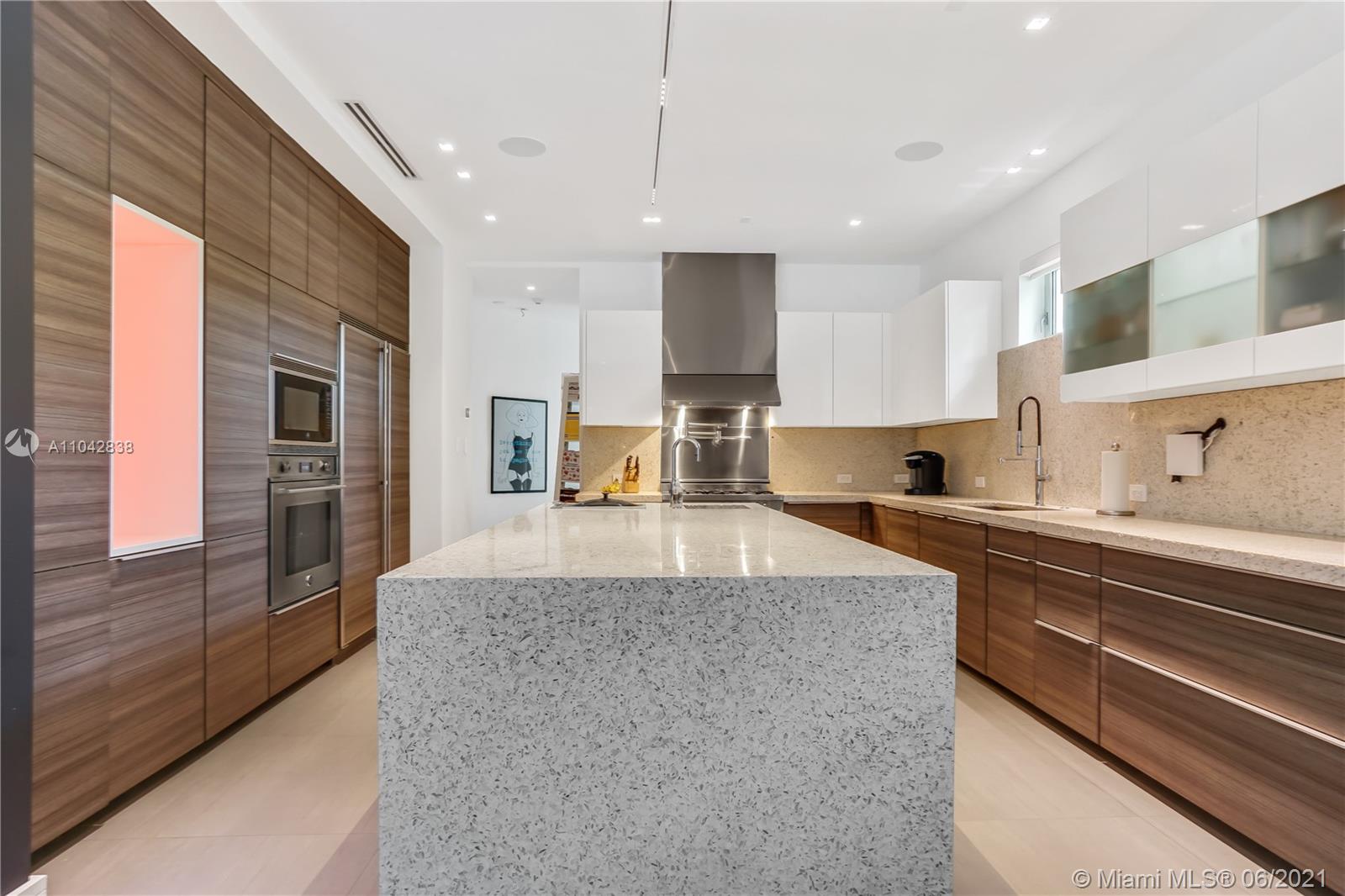2020 Alton Road Miami Beach, FL 33140 - Photo 16 of 47