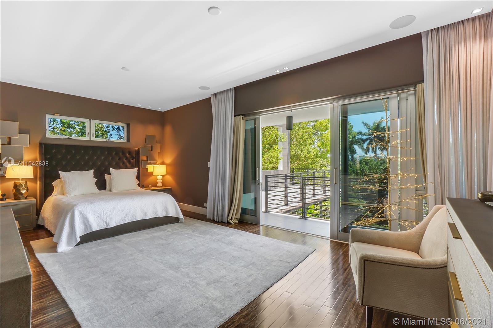 2020 Alton Road Miami Beach, FL 33140 - Photo 18 of 47