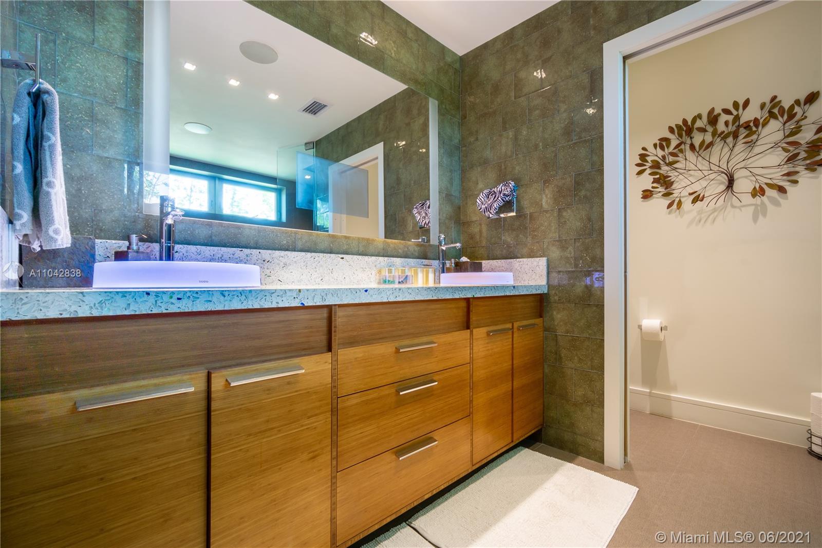 2020 Alton Road Miami Beach, FL 33140 - Photo 22 of 47