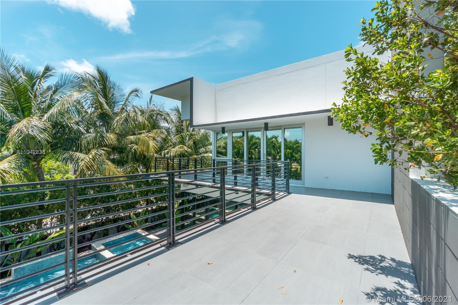 2020 Alton Road Miami Beach, FL 33140 - Photo 25 of 47