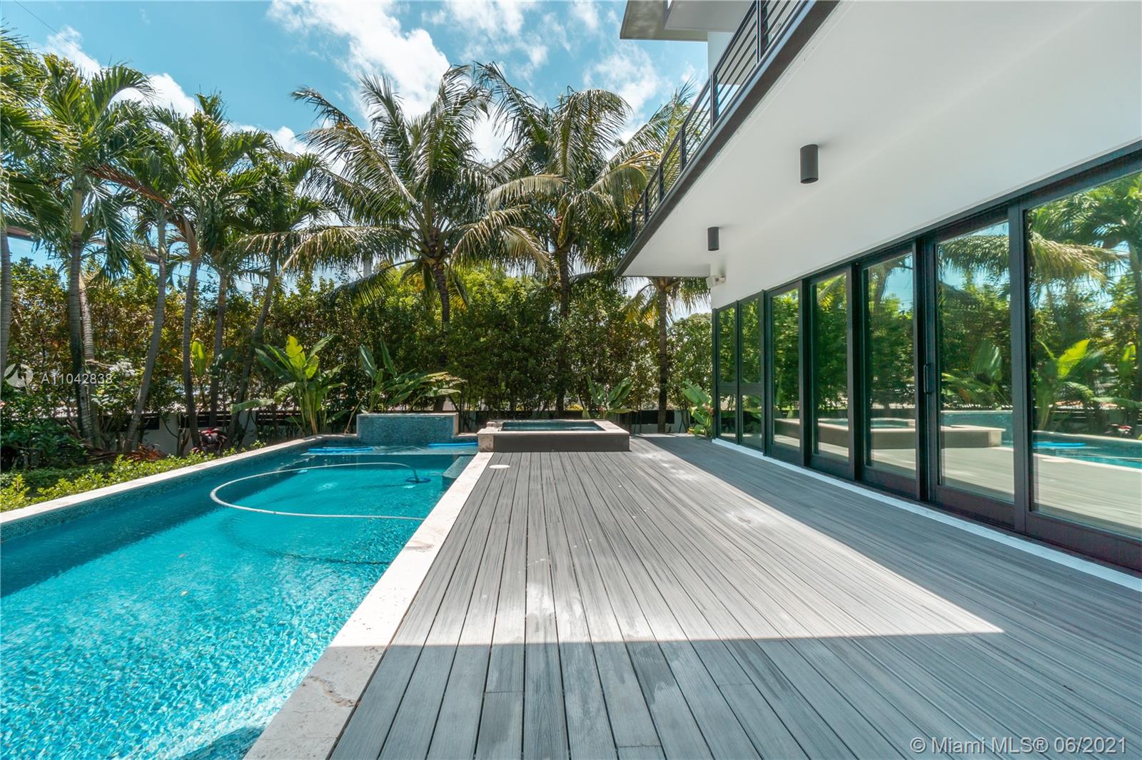 2020 Alton Road Miami Beach, FL 33140 - Photo 30 of 47