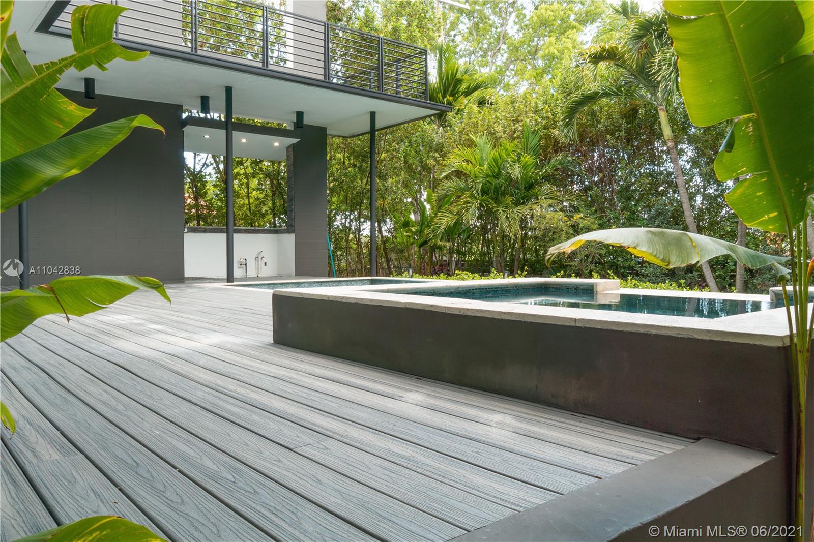 2020 Alton Road Miami Beach, FL 33140 - Photo 32 of 47
