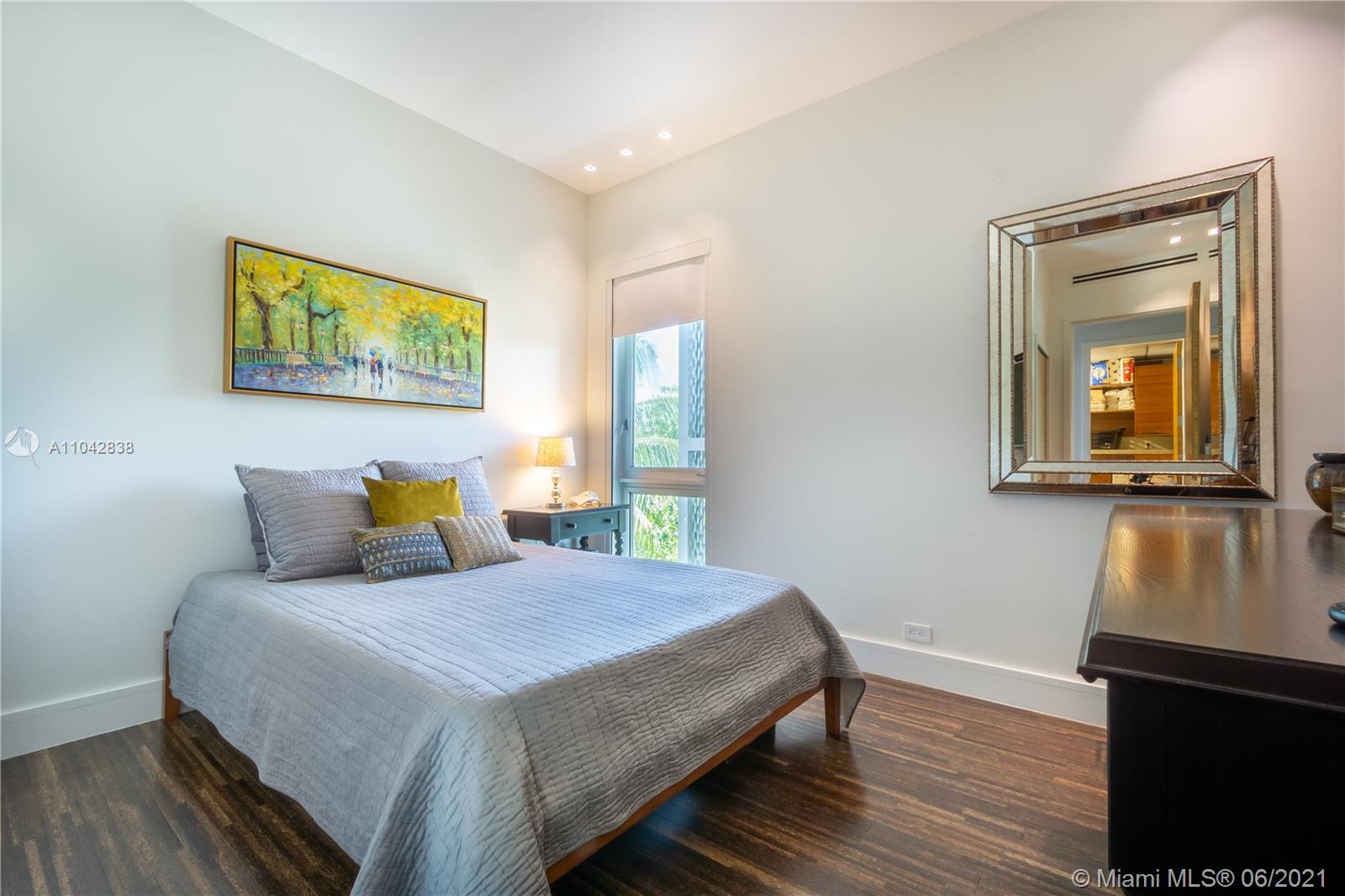 2020 Alton Road Miami Beach, FL 33140 - Photo 35 of 47