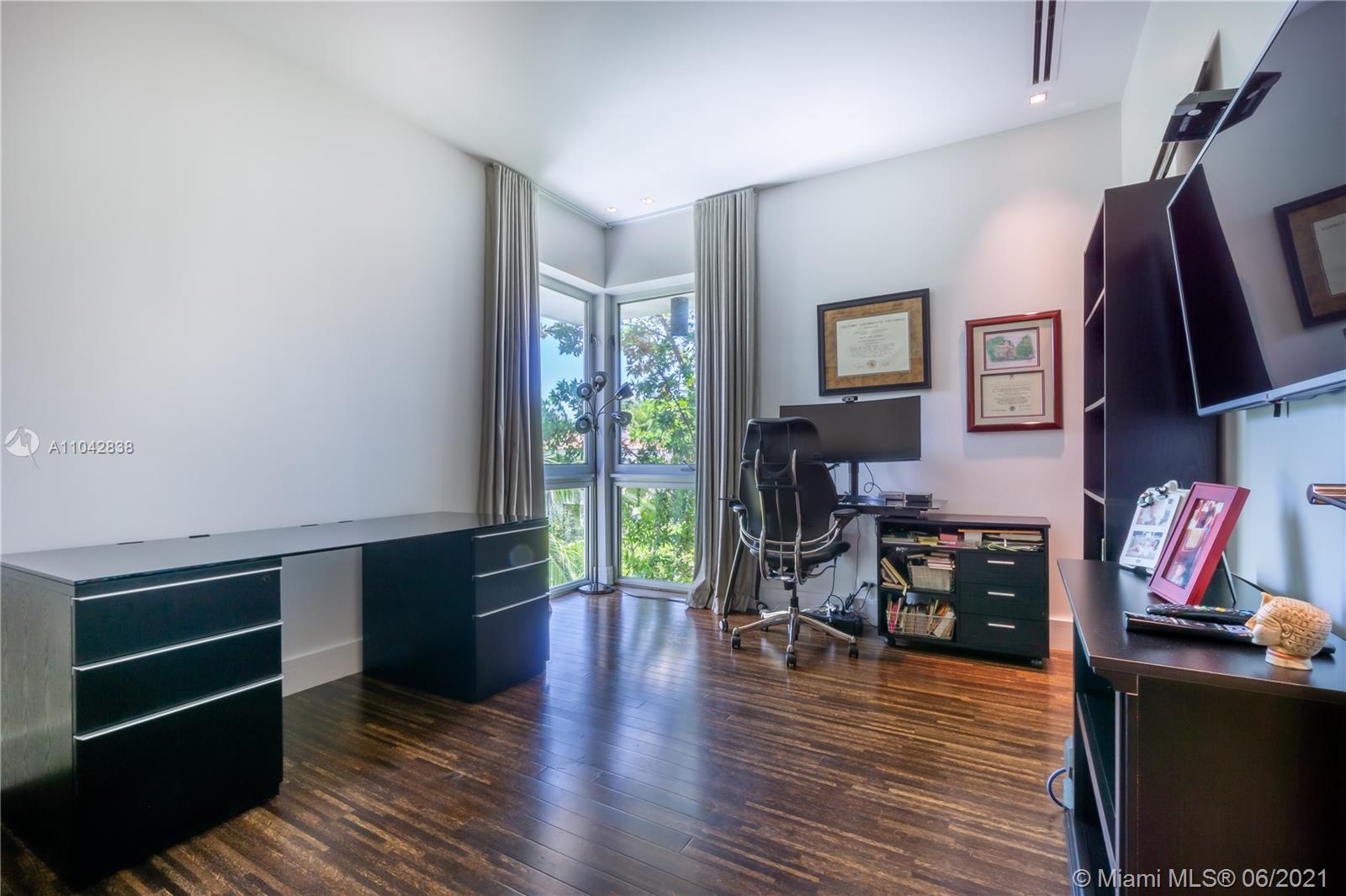 2020 Alton Road Miami Beach, FL 33140 - Photo 37 of 47