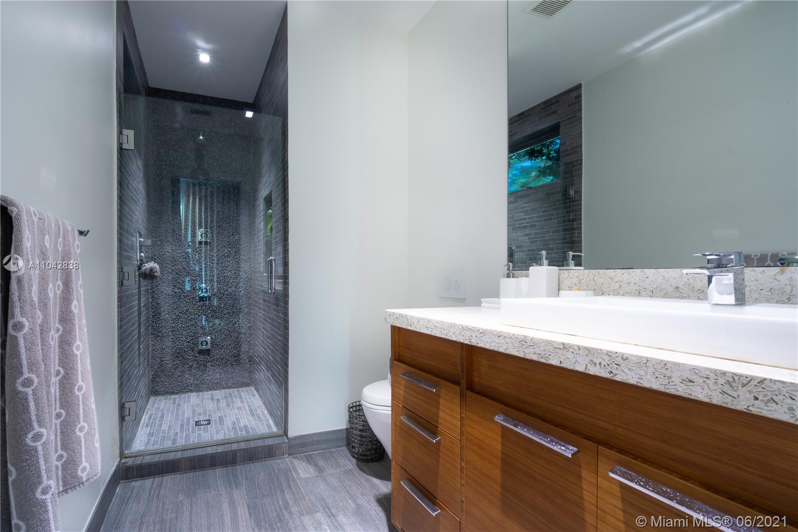 2020 Alton Road Miami Beach, FL 33140 - Photo 39 of 47