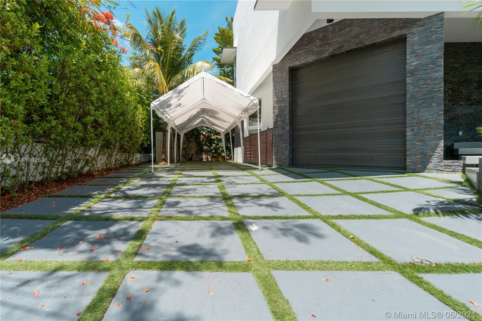 2020 Alton Road Miami Beach, FL 33140 - Photo 45 of 47