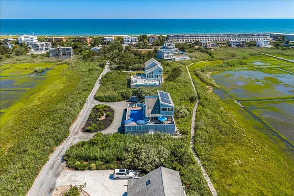 $3,849,000 | 556 Dune Road, Westhampton, NY 11978