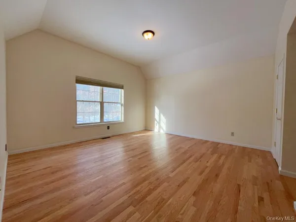 $3,325 | 2 Fieldstone Drive, New Paltz, NY 12561