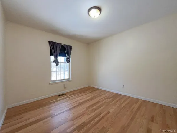 $3,325 | 2 Fieldstone Drive, New Paltz, NY 12561