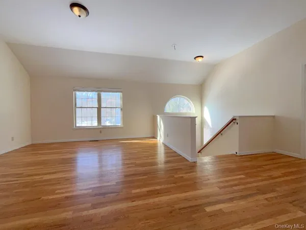 $3,325 | 2 Fieldstone Drive, New Paltz, NY 12561