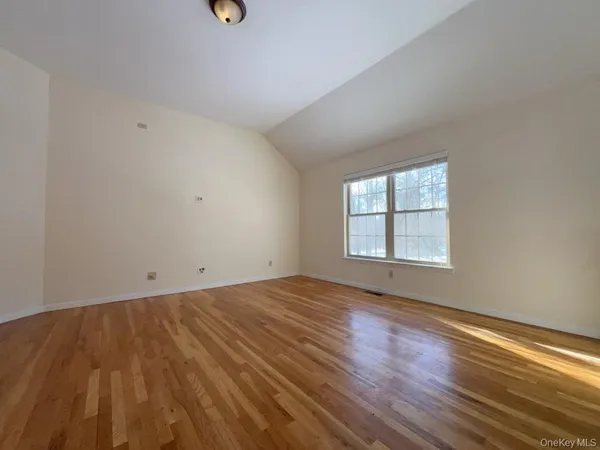 $3,325 | 2 Fieldstone Drive, New Paltz, NY 12561