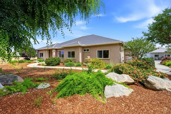 $1,290,000 | 26706 Road 176, Exeter, CA 93221