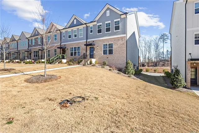 $2,800 | 1230 Ainsworth Alley, Sugar Hill, GA 30518