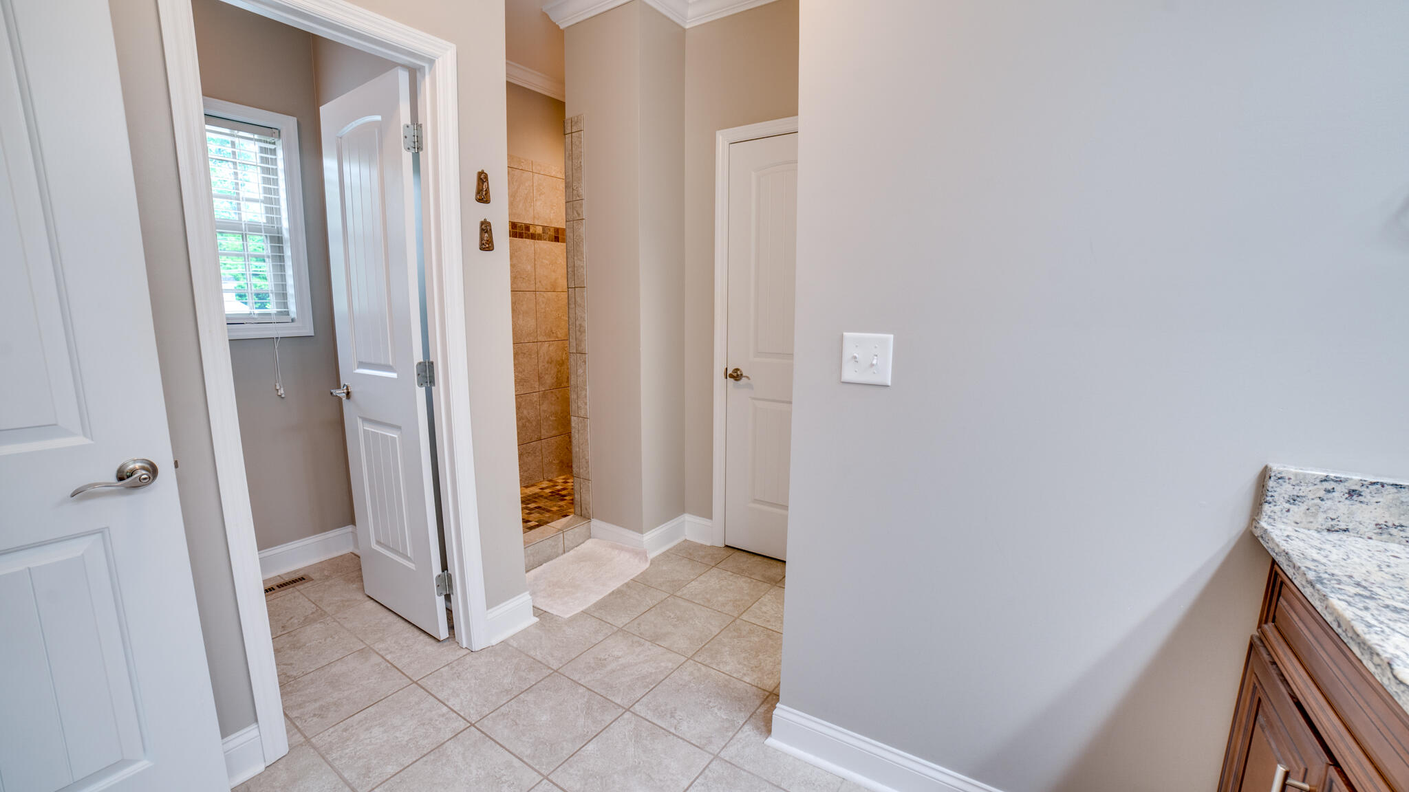 146 Dower Road Chattanooga, TN 37419 - Photo 14 of 34 20240424-ESD03689HDR-Edit