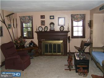 10 Lawnside Road Cheltenham, PA 19012 - Photo 3 of 8 Gallery Image 3
