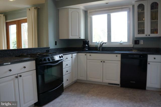 230 Chantrey Road Lutherville-Timonium, MD 21093 - Photo 17 of 30 Kitchen