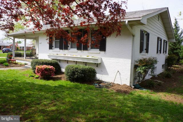 230 Chantrey Road Lutherville-Timonium, MD 21093 - Photo 7 of 30 Exterior (Front)