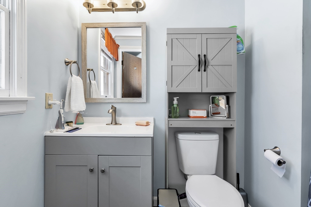 45 Middlebury Street Lawrence, MA 01841 - Photo 19 of 42