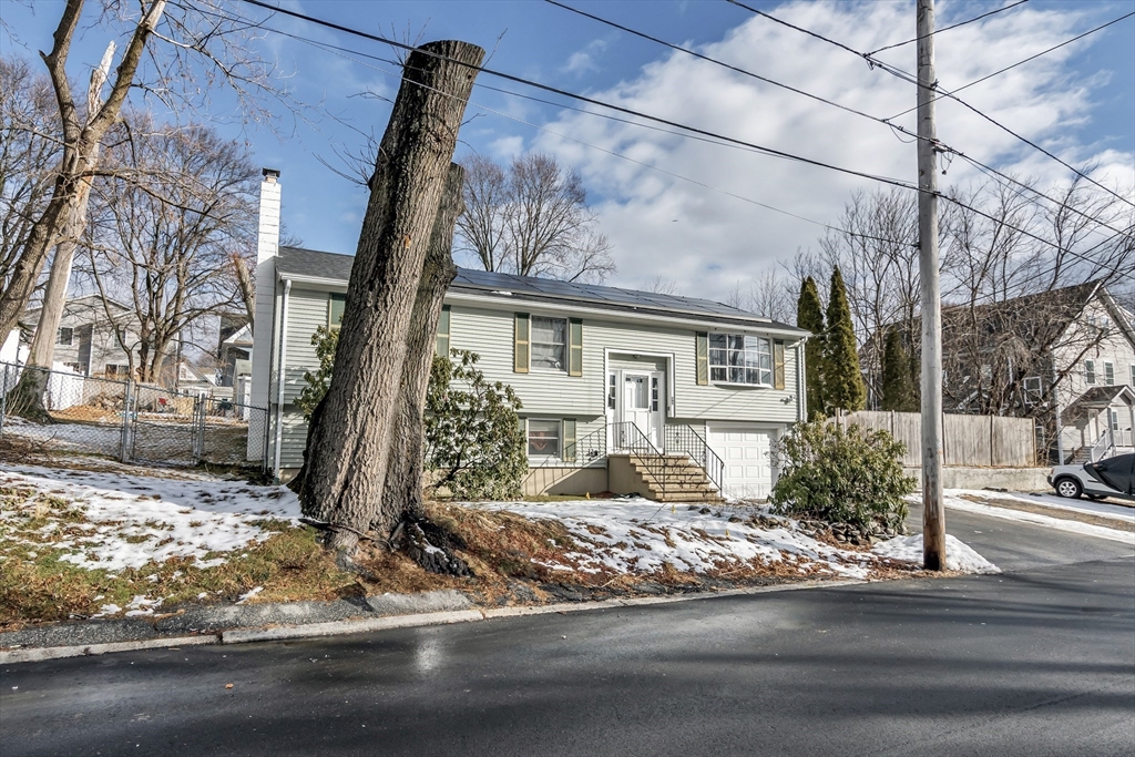 45 Middlebury Street Lawrence, MA 01841 - Photo 3 of 42