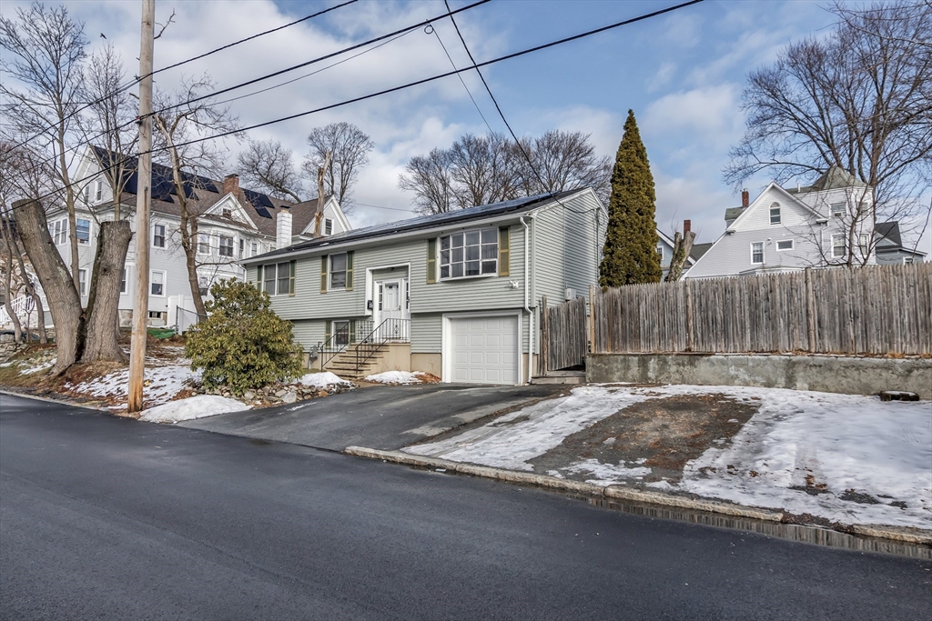 45 Middlebury Street Lawrence, MA 01841 - Photo 4 of 42