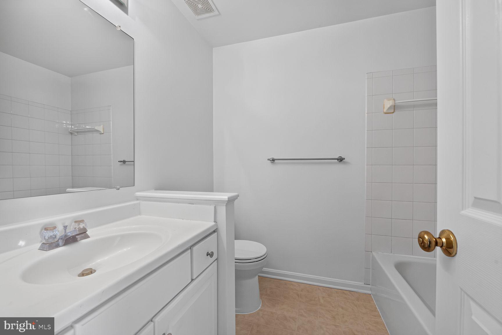 12054 Edgemere Circle Reston, VA 20190 - Photo 15 of 24