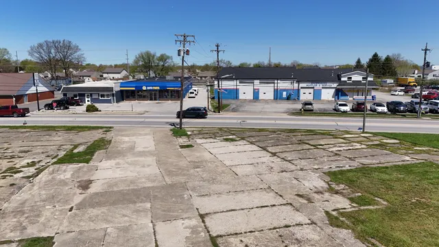 $775,000 | 645-655 East Main Street, Brownsburg, IN 46112