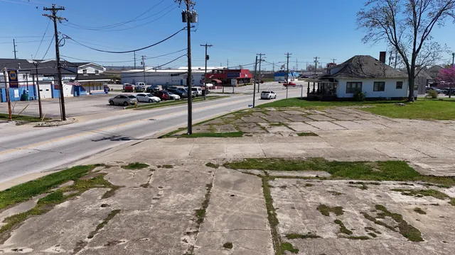 $775,000 | 645-655 East Main Street, Brownsburg, IN 46112