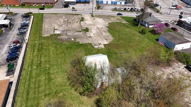 $775,000 | 645-655 East Main Street, Brownsburg, IN 46112