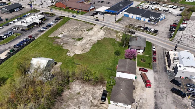 $775,000 | 645-655 East Main Street, Brownsburg, IN 46112