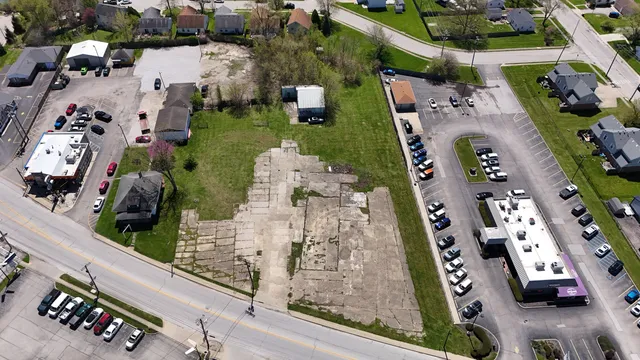 $775,000 | 645-655 East Main Street, Brownsburg, IN 46112